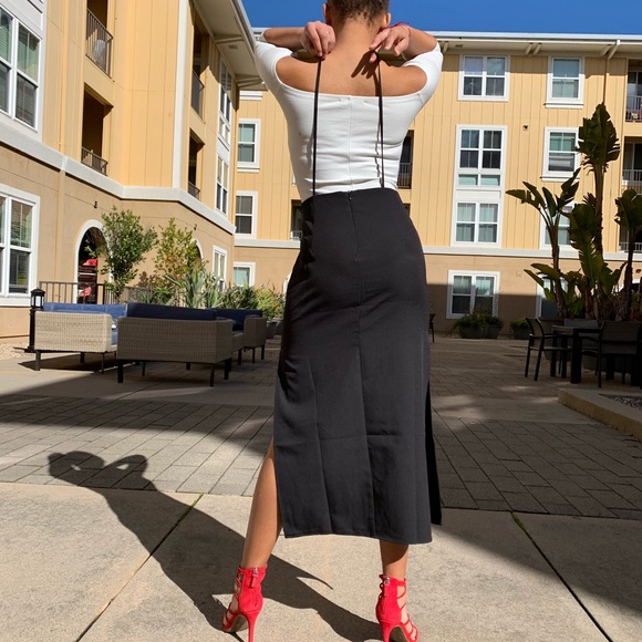 Black overall dress White top not included - Picture 3 of 4